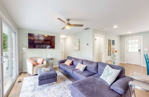 Gainesville Casa | Mandalay Lake Lanier Getaway- Waterfront Retreat