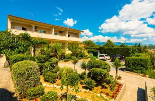 Barbat na Rabu Apartamento | Mande 1