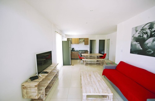 Pilar Apartamento | Manga Verde Beach 01: Jardín y vista a la playa H