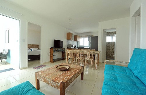 Pilar Apartamento | Manga Verde Beach 04: Vista de la piscina y la playa H