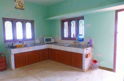 Thiruvananthapuram Villa | Gestionado y mantenido por una villa británica de 4 dormitorios, todo para ti, !!!
