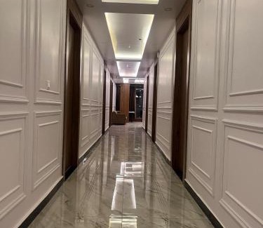 Alambagh Hotel | Manglam Inn