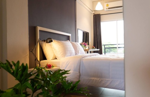 Ratchadaphisek Hotel | Mango 10 House