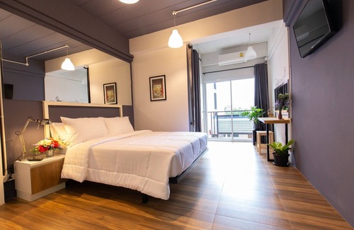Ratchadaphisek Hotel | Mango 10 House