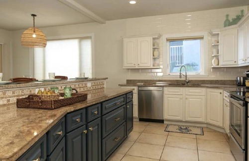 Estate Enighed Condominio | Mango Breeze the perfect condo! **generator**