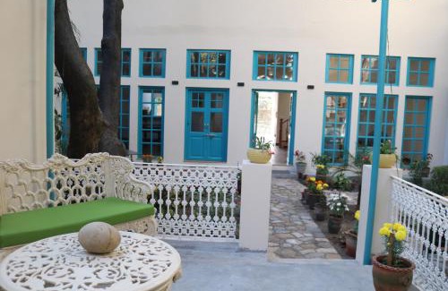 Paltan Bazaar Casa | Mango Tree Courtyard Dehradun