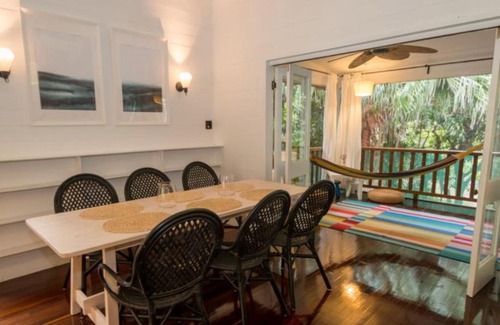Nelly Bay Casa | Mango Treehouse, Mango Parkway, Nelly Bay