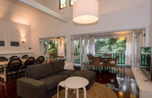 Nelly Bay Casa | Mango Treehouse, Mango Parkway, Nelly Bay