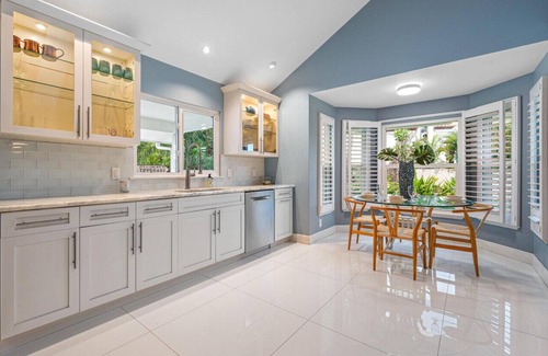 Tequesta Casa | Mangrove Cove - Waterfront on the Lox! Heated Pool, Putt-Putt, Kayaks
