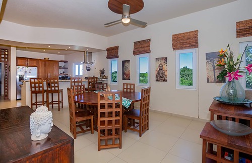 Gibson Bight Condominio | Ático: frente al mar con piscina, muelle y enorme terraza privada en la azotea