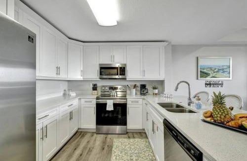 Ruskin Casa | Mangrove Magic in Little Harbor Resort & Marina