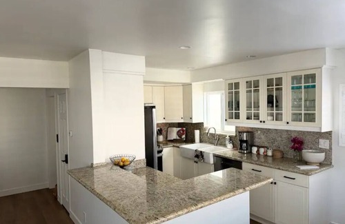 El Segundo Casa | Manhattan Beach Luxury Home w/ Oceanview Balcony!