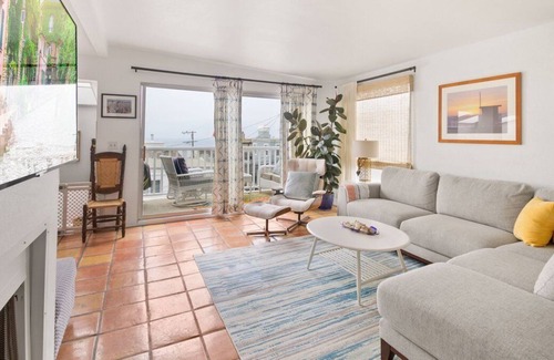 Gas Lamp Section Casa | Manhattan Beach Ocean View Private Beach House