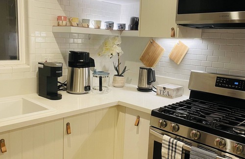 East Manhattan Beach Casa | Manhattan Beach Vacation House - For solo, pair, family and business travelers
