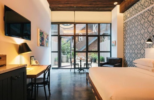 Williamsburg Hotel | Manhattan Skyline | Wythe Hotel | King Room Terrace Unit