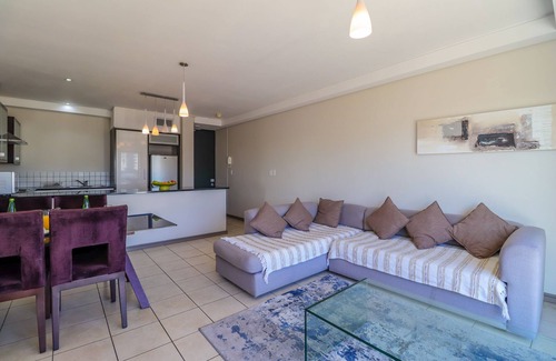 Century City Apartamento | Manhattan Towers 506 by CTHA