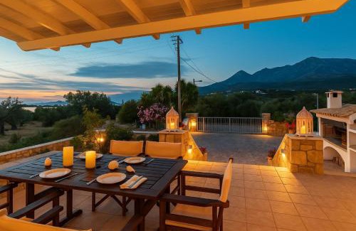 Riglia Apartamento | Mani's Aura Seaside-Spacious Summer Retreat
