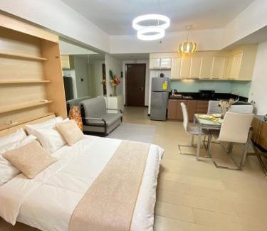 Pinagsama Apartamento | Manila Staycation at The Venice Luxury Residences - Tower A near Venice Grand Canal, Mckinley Hills
