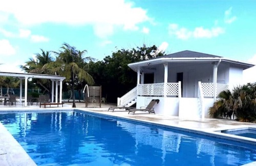 Providenciales Apartamento | Manisa 2BR - Pool and Tennis. Family Friendly, Close to beach, Central and Quiet