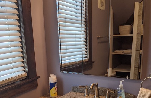 Manistee Casa | Manistee House-Great Location, close to downtown and the beach