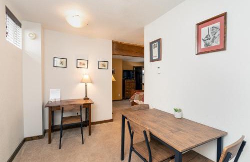 Telluride Hotel | Manitou Lodge 4 by Alpine Lodging Telluride
