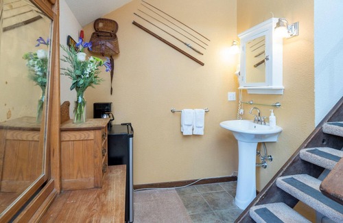 Telluride Hotel | Manitou Lodge 8 by Alpine Lodging Telluride