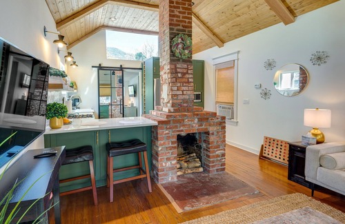 Manitou Springs Cabaña | Manitou Springs Cottage Near Rainbow Falls!