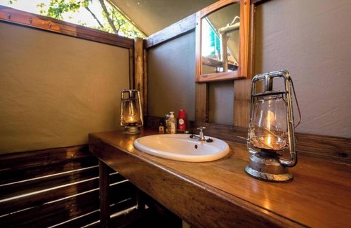 Maun Cabina | Mankwe Camping