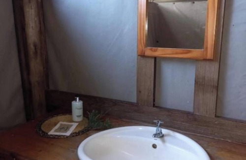 Maun Cabina | Mankwe Camping