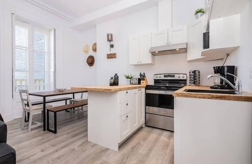 Old Quebec Apartamento | Manoir des Remparts 3 Bdrm Oasis