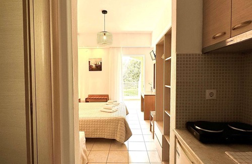 Agios Vasileios Hotel | Manolis Apartments