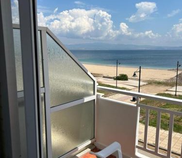 Nea Potidaia Apartamento | Manolis House