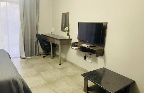 Kroondal Casa | Manor Hills Guest Lodge