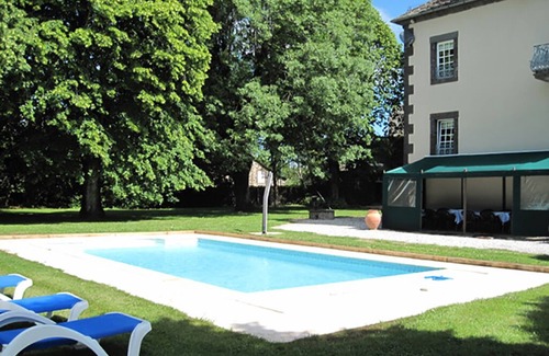 Lacroix-Barrez Cabaña | Casa rural Manor House (4 estrellas registrada) en el borde de un pequeño pueblo amigable