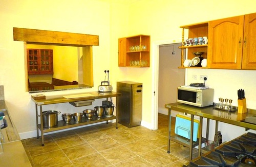 Ventnor Casa | MANO EN LA COSTA CON PISCINA, PISTA DE TENIS, SALA DE JUEGOS GRANDES + BAR, VISTAS AL MAR