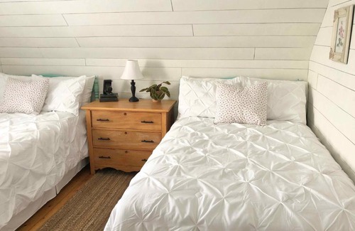 Little Pond Cama Y Desayuno | Manor on the Pond B&B