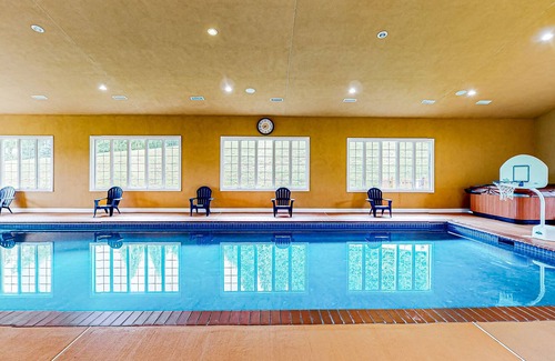 Lutherville Timonium Casa | Manor w/ private, indoor pool, hot tub, sauna, & in-home theater