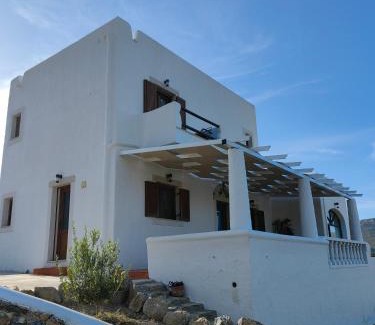 Leros Casa | Manos' Edem