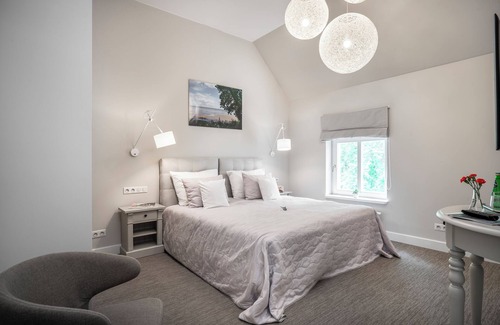 Nowe Warpno Cama Y Desayuno | Manowce Palace - Double or Twin Room with Garden View (Room 6)