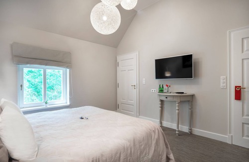 Nowe Warpno Cama Y Desayuno | Manowce Palace - Double or Twin Room with Garden View (Room 6)