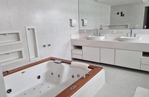 Sao Roque Casa | Mansão Casa Blanca em São Roque c/5 vagas garagem