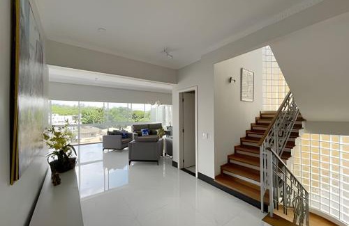 Cotia Casa | Mansão com Piscina | Conforto e Exclusividade