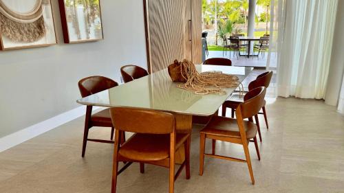 Canto do Mar Casa | Mansão em Guarajuba – 7 Suítes a 50m da Praia!