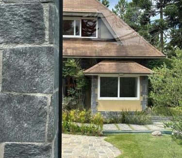 Jardim Europa Casa | Mansão Olhos Verdes - Luxuosa - com Hidro e Piscina aquecida