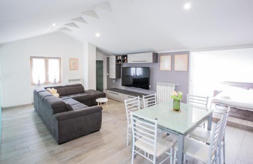 Luino Apartamento | Mansarda in centro - Luxury