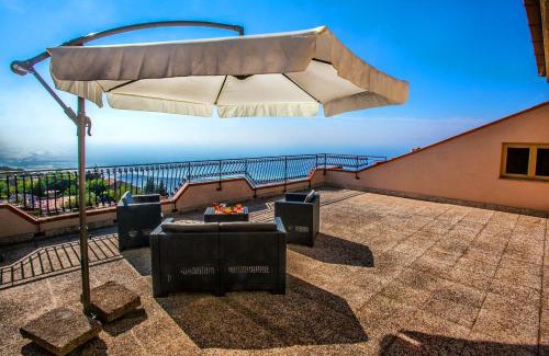 San Marco d'Alunzio Apartamento | Mansarda sopra il mare