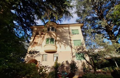 Merano Apartamento | Mansarde Zeder in Privatvilla im Zentrum Merans
