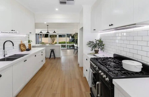 Mansfield Casa | Mansfield Family Getaway - sleeps 10