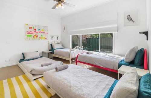 Mansfield Casa | Mansfield Family Getaway - sleeps 10