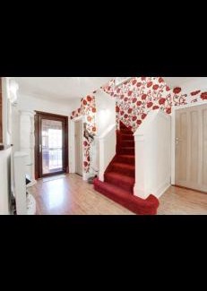 Luton Casa | Mansion 8 bedrooms in Private Gated Ave Huge garden Hot tub FREE SAUNA up to 23